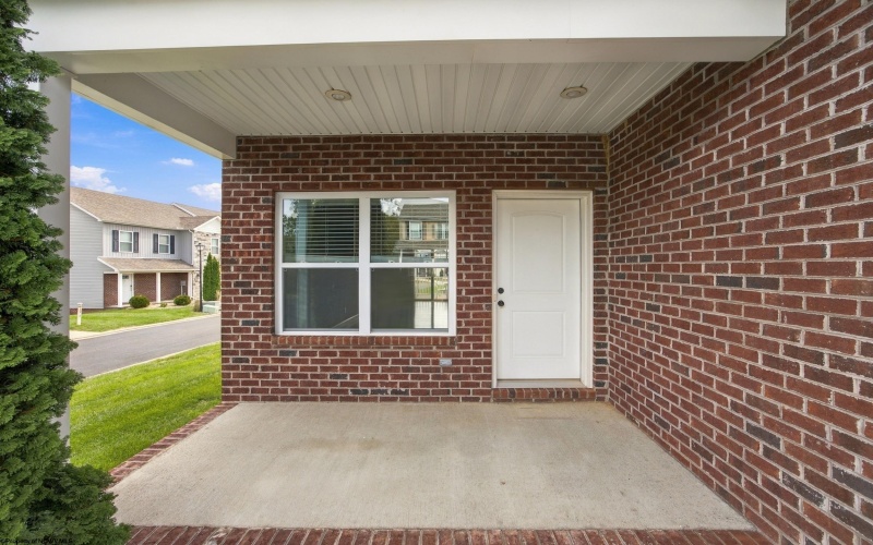 524 Persimmon Lane, Bridgeport, West Virginia 26330, 3 Bedroom Bedrooms, 6 Room Rooms,2 BathroomBathrooms,Single Family Attached,For Sale,Persimmon,0,10167201