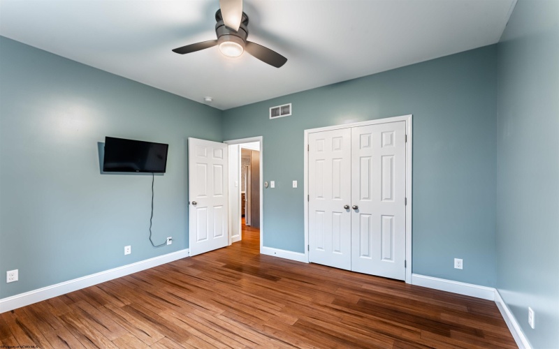 17 Banner Place, Morgantown, West Virginia 26508, 4 Bedroom Bedrooms, 10 Room Rooms,3 BathroomBathrooms,Single Family Detached,For Sale,Banner,0,10167203