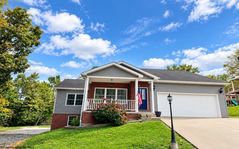 17 Banner Place, Morgantown, West Virginia 26508, 4 Bedroom Bedrooms, 10 Room Rooms,3 BathroomBathrooms,Single Family Detached,For Sale,Banner,0,10167203