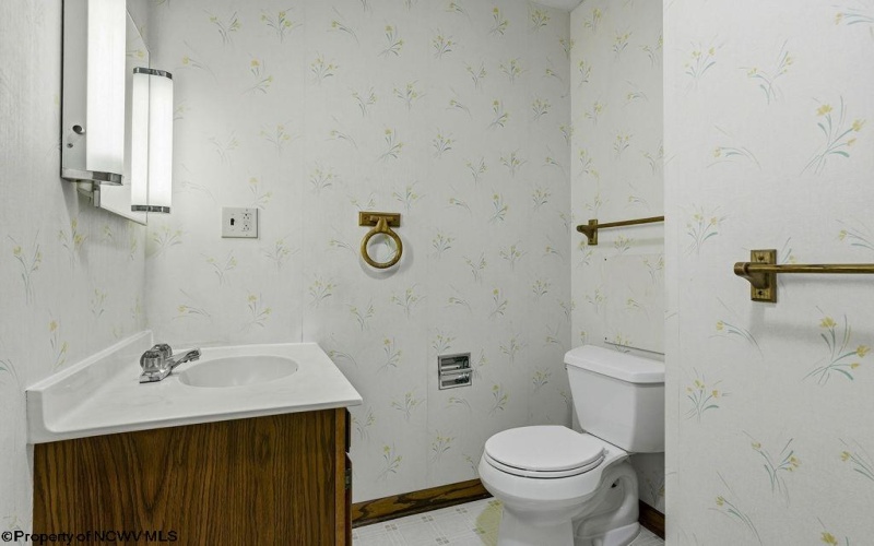 293 Forest Drive, Bridgeport, West Virginia 26330, 3 Bedroom Bedrooms, 6 Room Rooms,2 BathroomBathrooms,Single Family Detached,For Sale,Forest,0,10167206