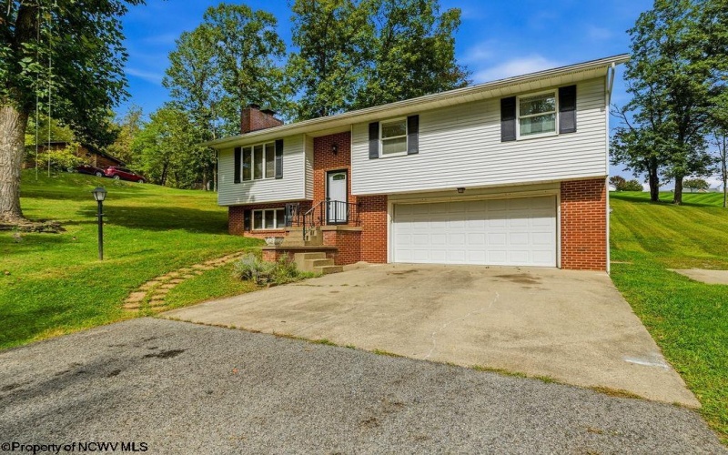 293 Forest Drive, Bridgeport, West Virginia 26330, 3 Bedroom Bedrooms, 6 Room Rooms,2 BathroomBathrooms,Single Family Detached,For Sale,Forest,0,10167206