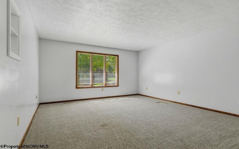293 Forest Drive, Bridgeport, West Virginia 26330, 3 Bedroom Bedrooms, 6 Room Rooms,2 BathroomBathrooms,Single Family Detached,For Sale,Forest,0,10167206