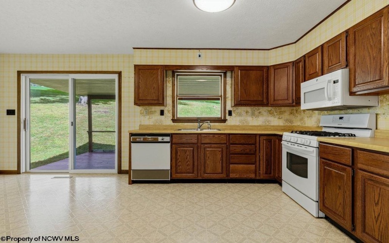 293 Forest Drive, Bridgeport, West Virginia 26330, 3 Bedroom Bedrooms, 6 Room Rooms,2 BathroomBathrooms,Single Family Detached,For Sale,Forest,0,10167206
