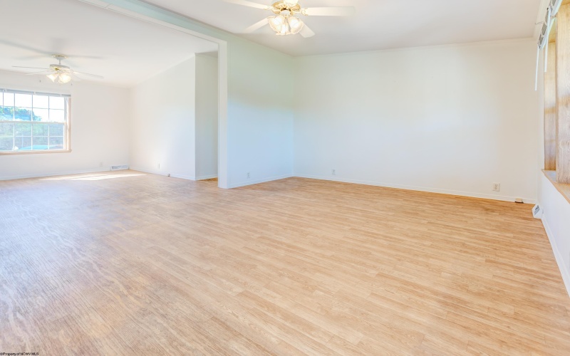 107 Mountaineer Drive, Reedsville, West Virginia 26547, 3 Bedroom Bedrooms, 6 Room Rooms,2 BathroomBathrooms,Single Family Detached,For Sale,Mountaineer,0,10167214