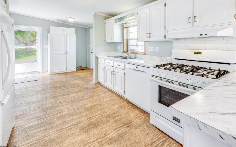 107 Mountaineer Drive, Reedsville, West Virginia 26547, 3 Bedroom Bedrooms, 6 Room Rooms,2 BathroomBathrooms,Single Family Detached,For Sale,Mountaineer,0,10167214
