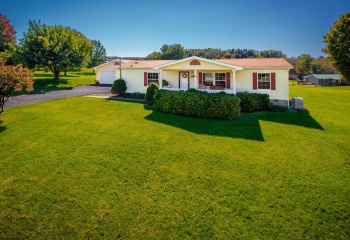 107 Mountaineer Drive, Reedsville, West Virginia 26547, 3 Bedroom Bedrooms, 6 Room Rooms,2 BathroomBathrooms,Single Family Detached,For Sale,Mountaineer,0,10167214