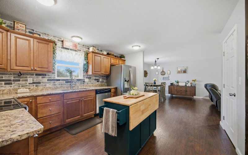 4626 Fairmont Road, Rivesville, West Virginia 26588, 3 Bedroom Bedrooms, 7 Room Rooms,3 BathroomBathrooms,Single Family Detached,For Sale,Fairmont,0,10167208