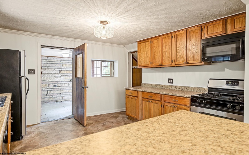 821 Idlewood Drive, Morgantown, West Virginia 26505, 2 Bedroom Bedrooms, 6 Room Rooms,2 BathroomBathrooms,Single Family Detached,For Sale,Idlewood,0,10167213