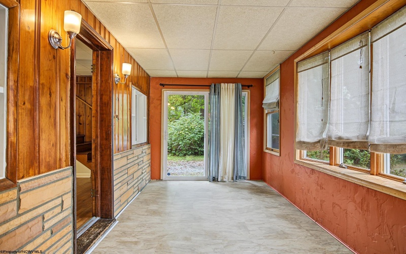 821 Idlewood Drive, Morgantown, West Virginia 26505, 2 Bedroom Bedrooms, 6 Room Rooms,2 BathroomBathrooms,Single Family Detached,For Sale,Idlewood,0,10167213