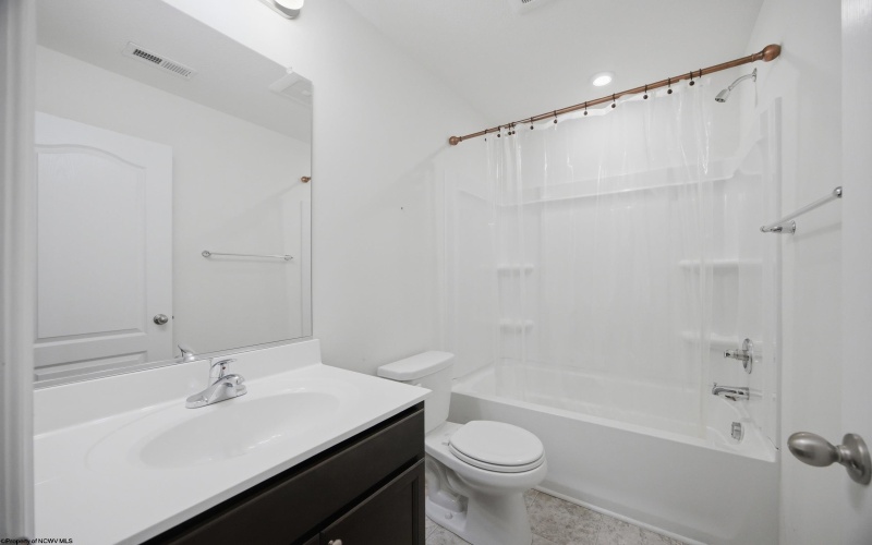 208 Tide Way, Morgantown, West Virginia 26508, 3 Bedroom Bedrooms, 5 Room Rooms,2 BathroomBathrooms,Single Family Attached,For Sale,Tide,0,10167218