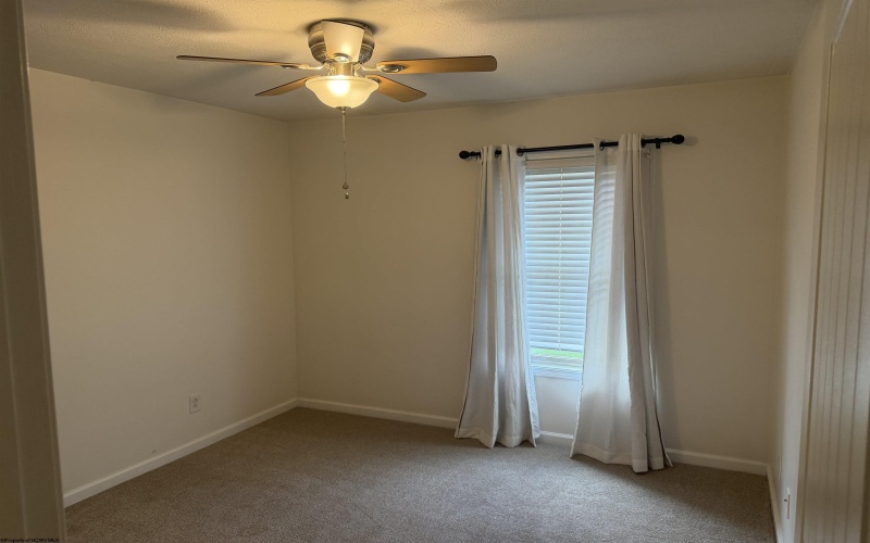 406 Olympic Lane, Fairmont, West Virginia 26554, 3 Bedroom Bedrooms, 6 Room Rooms,2 BathroomBathrooms,Single Family Attached,For Sale,Olympic,0,10167017