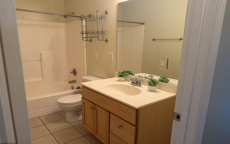 406 Olympic Lane, Fairmont, West Virginia 26554, 3 Bedroom Bedrooms, 6 Room Rooms,2 BathroomBathrooms,Single Family Attached,For Sale,Olympic,0,10167017