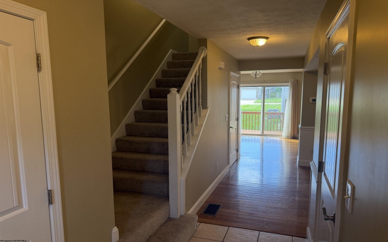 406 Olympic Lane, Fairmont, West Virginia 26554, 3 Bedroom Bedrooms, 6 Room Rooms,2 BathroomBathrooms,Single Family Attached,For Sale,Olympic,0,10167017