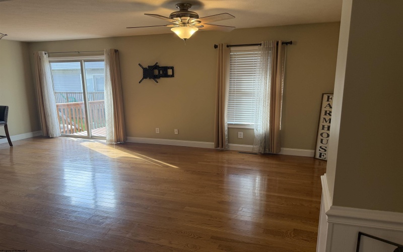 406 Olympic Lane, Fairmont, West Virginia 26554, 3 Bedroom Bedrooms, 6 Room Rooms,2 BathroomBathrooms,Single Family Attached,For Sale,Olympic,0,10167017