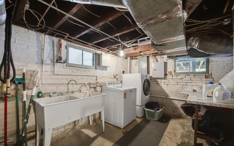 518 Stanley Avenue, Clarksburg, West Virginia 26301, 5 Bedroom Bedrooms, 10 Room Rooms,2 BathroomBathrooms,Single Family Detached,For Sale,Stanley,0,10167229 518 Stanley Avenue, Clarksburg, West Virginia 26301, 5 Bedroom Bedrooms, 10 Room Rooms,2 BathroomBathrooms,Single Family Detached,For Sale,Stanley,0,10167229