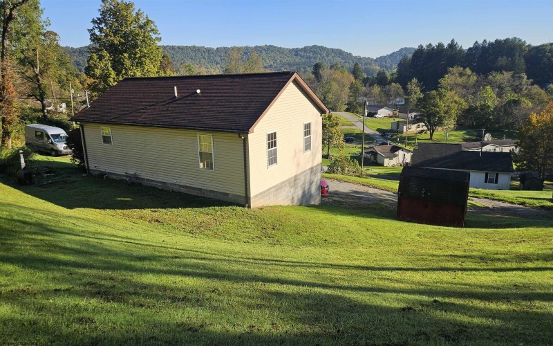 213 3rd Street, Belington, West Virginia 26250-7652, 3 Bedroom Bedrooms, 6 Room Rooms,1 BathroomBathrooms,Single Family Detached,For Sale,3rd,0,10167246 213 3rd Street, Belington, West Virginia 26250-7652, 3 Bedroom Bedrooms, 6 Room Rooms,1 BathroomBathrooms,Single Family Detached,For Sale,3rd,0,10167246
