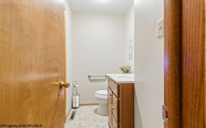 214 Cherry Street, Bridgeport, West Virginia 26330, 3 Bedroom Bedrooms, 8 Room Rooms,1 BathroomBathrooms,Single Family Detached,For Sale,Cherry,0,10167237