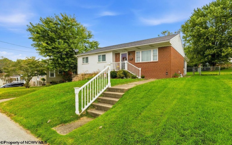 214 Cherry Street, Bridgeport, West Virginia 26330, 3 Bedroom Bedrooms, 8 Room Rooms,1 BathroomBathrooms,Single Family Detached,For Sale,Cherry,0,10167237