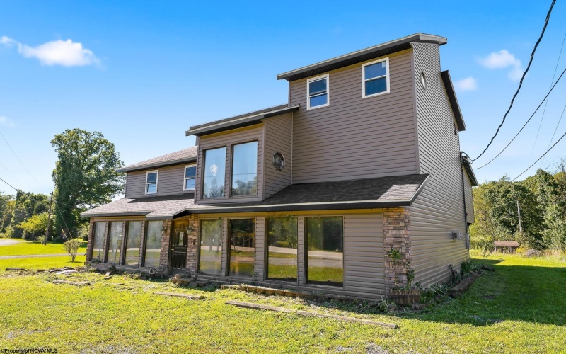 3824 Grafton Road, Morgantown, West Virginia 26508, 4 Bedroom Bedrooms, 9 Room Rooms,1 BathroomBathrooms,Single Family Detached,For Sale,Grafton,0,10167239