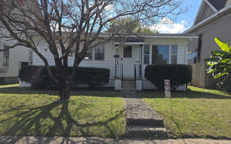 29 1/2 SEDGWICK Street, Buckhannon, West Virginia 26201, 3 Bedroom Bedrooms, 8 Room Rooms,2 BathroomBathrooms,Residential Rentals,For Rent,SEDGWICK,0,10167248