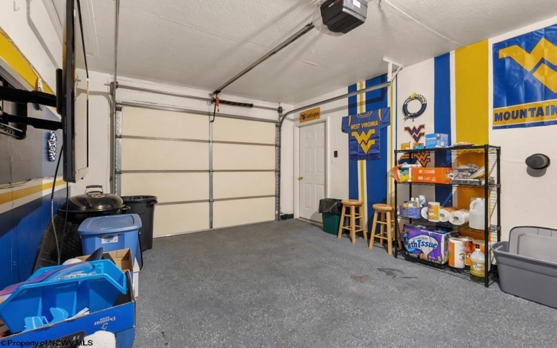 211 Stonegate Circle, Morgantown, West Virginia 26505, 3 Bedroom Bedrooms, 7 Room Rooms,3 BathroomBathrooms,Single Family Attached,For Sale,Stonegate,0,10167254