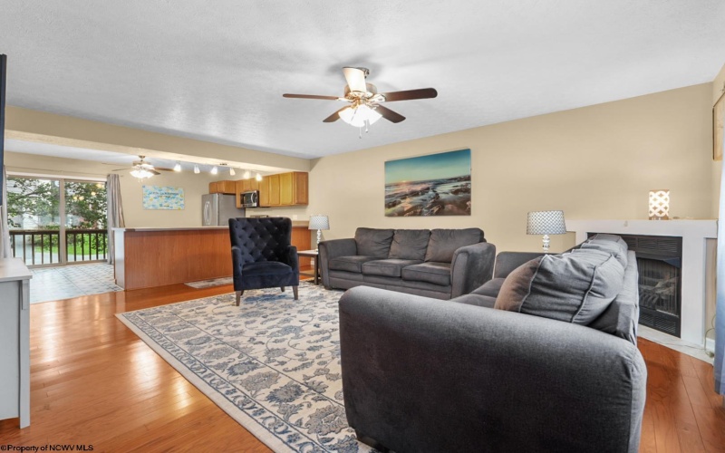 211 Stonegate Circle, Morgantown, West Virginia 26505, 3 Bedroom Bedrooms, 7 Room Rooms,3 BathroomBathrooms,Single Family Attached,For Sale,Stonegate,0,10167254