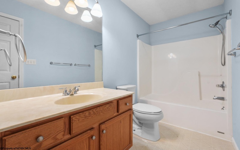 211 Stonegate Circle, Morgantown, West Virginia 26505, 3 Bedroom Bedrooms, 7 Room Rooms,3 BathroomBathrooms,Single Family Attached,For Sale,Stonegate,0,10167254