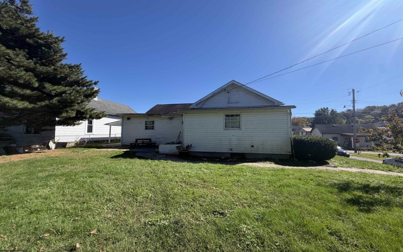 611 Saxman Drive, Barrackville, West Virginia 26559, 3 Bedroom Bedrooms, 6 Room Rooms,1 BathroomBathrooms,Single Family Detached,For Sale,Saxman,0,10167265