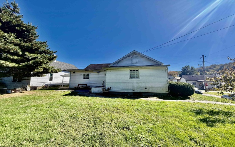611 Saxman Drive, Barrackville, West Virginia 26559, 3 Bedroom Bedrooms, 6 Room Rooms,1 BathroomBathrooms,Single Family Detached,For Sale,Saxman,0,10167265