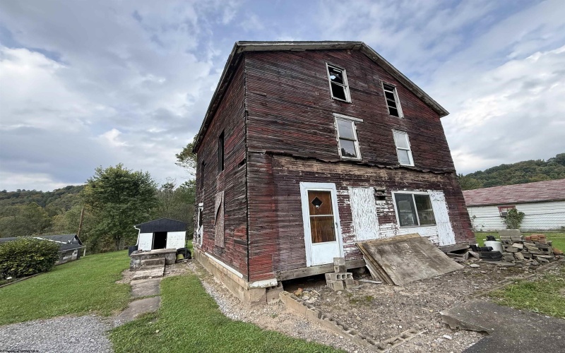 101 Perine Street, Buckhannon, West Virginia 26201, 3 Bedroom Bedrooms, 9 Room Rooms,2 BathroomBathrooms,Single Family Detached,For Sale,Perine,0,10167253 101 Perine Street, Buckhannon, West Virginia 26201, 3 Bedroom Bedrooms, 9 Room Rooms,2 BathroomBathrooms,Single Family Detached,For Sale,Perine,0,10167253