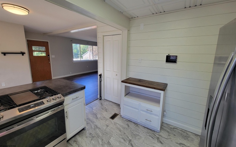 120 Seneca Drive, Clarksburg, West Virginia 26301, 3 Bedroom Bedrooms, 6 Room Rooms,1 BathroomBathrooms,Single Family Detached,For Sale,Seneca,0,10167251 120 Seneca Drive, Clarksburg, West Virginia 26301, 3 Bedroom Bedrooms, 6 Room Rooms,1 BathroomBathrooms,Single Family Detached,For Sale,Seneca,0,10167251