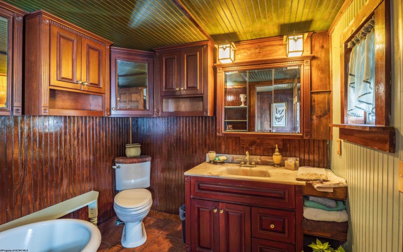 352 Kent Avenue, Davis, West Virginia 26260, 5 Bedroom Bedrooms, 8 Room Rooms,2 BathroomBathrooms,Single Family Detached,For Sale,Kent,0,10167255 352 Kent Avenue, Davis, West Virginia 26260, 5 Bedroom Bedrooms, 8 Room Rooms,2 BathroomBathrooms,Single Family Detached,For Sale,Kent,0,10167255