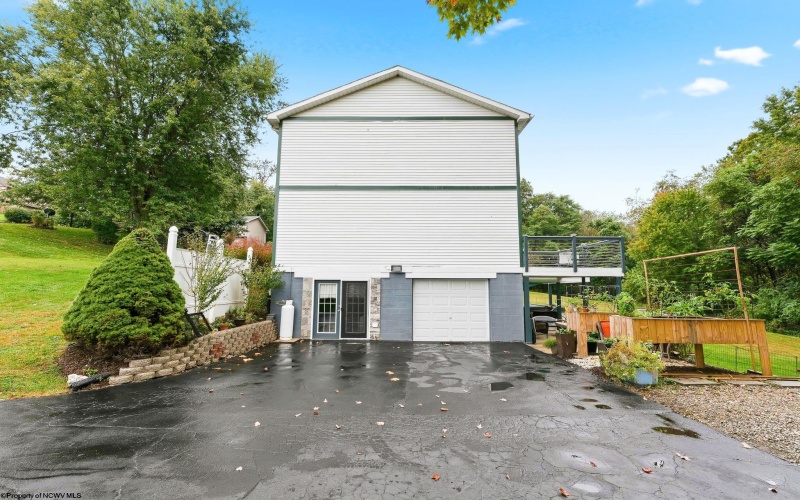 195 Michael Drive, Uniontown, Pennsylvania 15401, 3 Bedroom Bedrooms, 6 Room Rooms,2 BathroomBathrooms,Single Family Detached,For Sale,Michael,0,10167269