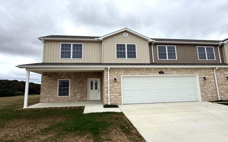 134 Willow Oak Drive, Bridgeport, West Virginia 26330, 3 Bedroom Bedrooms, 9 Room Rooms,2 BathroomBathrooms,Single Family Attached,For Sale,Willow Oak,0,10167275