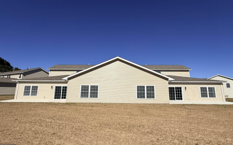 134 Willow Oak Drive, Bridgeport, West Virginia 26330, 3 Bedroom Bedrooms, 9 Room Rooms,2 BathroomBathrooms,Single Family Attached,For Sale,Willow Oak,0,10167275
