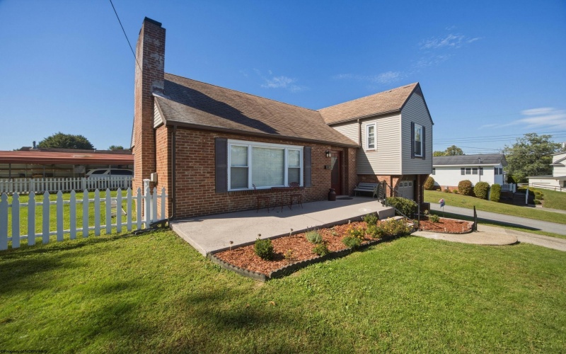 10 Savannah Street, Westover, West Virginia 26501, 3 Bedroom Bedrooms, 8 Room Rooms,2 BathroomBathrooms,Single Family Detached,For Sale,Savannah,0,10167291