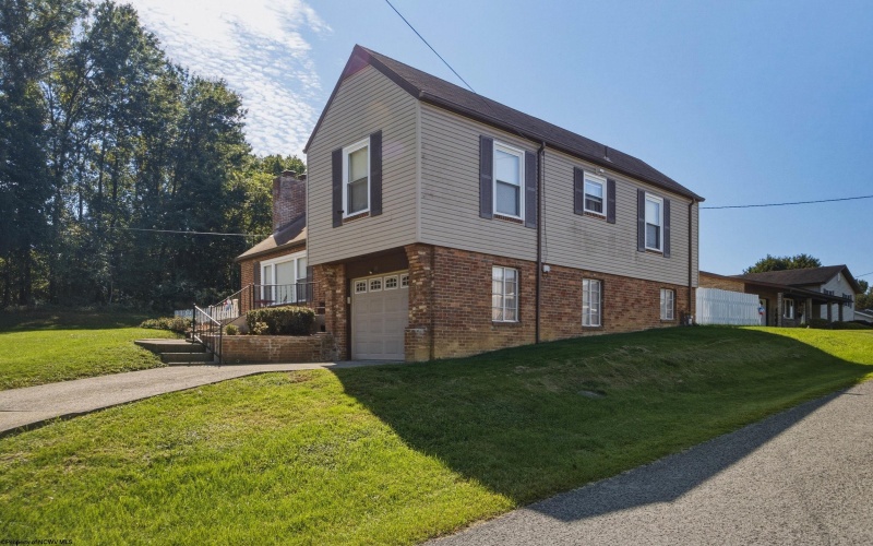 10 Savannah Street, Westover, West Virginia 26501, 3 Bedroom Bedrooms, 8 Room Rooms,2 BathroomBathrooms,Single Family Detached,For Sale,Savannah,0,10167291