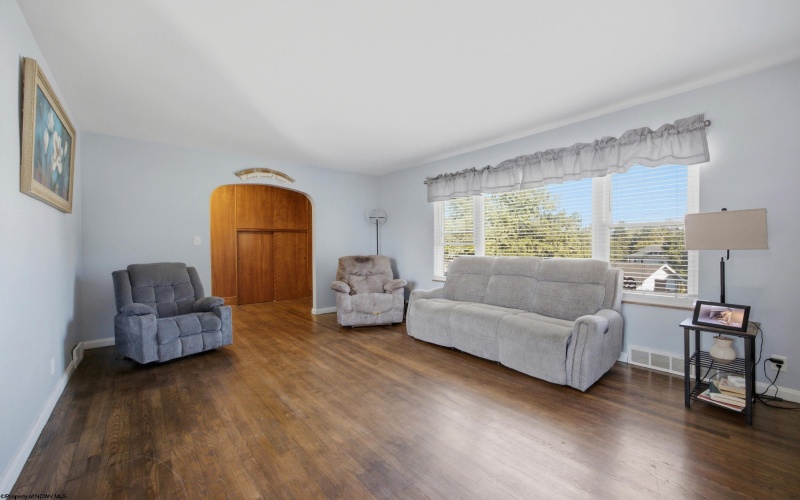 10 Savannah Street, Westover, West Virginia 26501, 3 Bedroom Bedrooms, 8 Room Rooms,2 BathroomBathrooms,Single Family Detached,For Sale,Savannah,0,10167291
