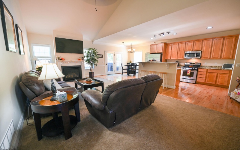 29 Woodbury Drive, Fairmont, West Virginia 26554, 4 Bedroom Bedrooms, 8 Room Rooms,4 BathroomBathrooms,Single Family Detached,For Sale,Woodbury,0,10167289