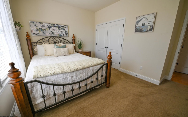 29 Woodbury Drive, Fairmont, West Virginia 26554, 4 Bedroom Bedrooms, 8 Room Rooms,4 BathroomBathrooms,Single Family Detached,For Sale,Woodbury,0,10167289