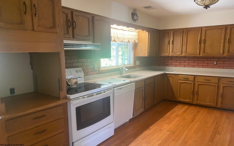 105 Wilton Avenue, Elkins, West Virginia 26241, 3 Bedroom Bedrooms, 10 Room Rooms,2 BathroomBathrooms,Single Family Detached,For Sale,Wilton,0,10167286