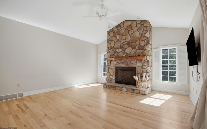 24 Woodcliff Drive, Fairmont, West Virginia 26554, 5 Bedroom Bedrooms, 14 Room Rooms,6 BathroomBathrooms,Single Family Detached,For Sale,Woodcliff,0,10167296