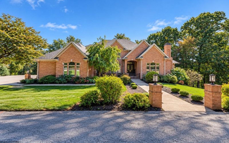 24 Woodcliff Drive, Fairmont, West Virginia 26554, 5 Bedroom Bedrooms, 14 Room Rooms,6 BathroomBathrooms,Single Family Detached,For Sale,Woodcliff,0,10167296