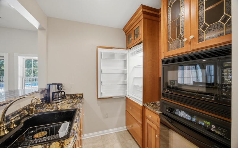 24 Woodcliff Drive, Fairmont, West Virginia 26554, 5 Bedroom Bedrooms, 14 Room Rooms,6 BathroomBathrooms,Single Family Detached,For Sale,Woodcliff,0,10167296
