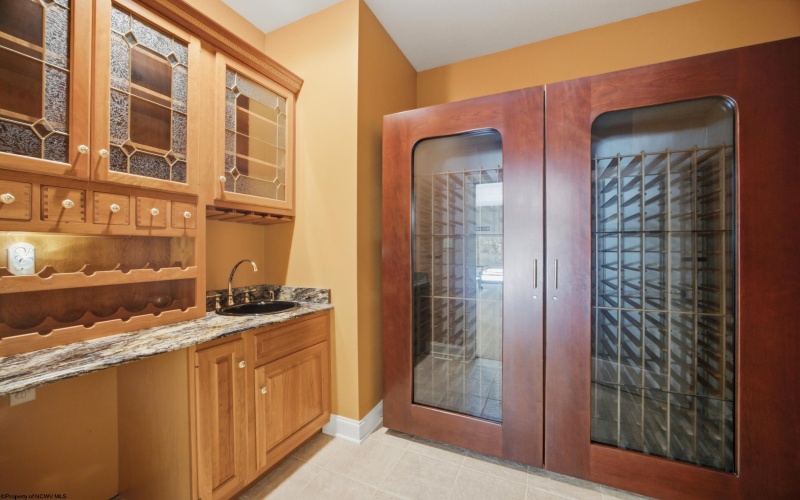 24 Woodcliff Drive, Fairmont, West Virginia 26554, 5 Bedroom Bedrooms, 14 Room Rooms,6 BathroomBathrooms,Single Family Detached,For Sale,Woodcliff,0,10167296