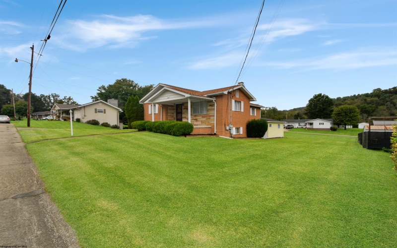 1005 Saxman Street, Barrackville, West Virginia 26559, 4 Bedroom Bedrooms, 10 Room Rooms,3 BathroomBathrooms,Single Family Detached,For Sale,Saxman,0,10167295