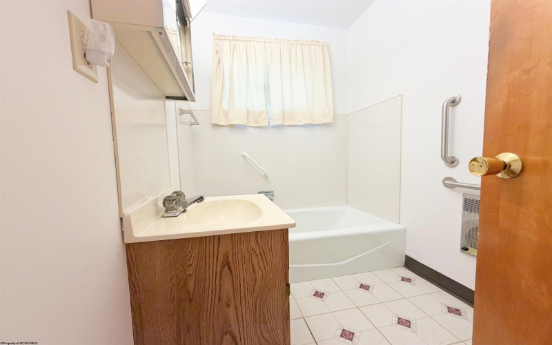 1005 Saxman Street, Barrackville, West Virginia 26559, 4 Bedroom Bedrooms, 10 Room Rooms,3 BathroomBathrooms,Single Family Detached,For Sale,Saxman,0,10167295