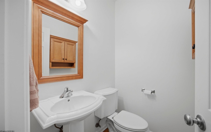 98 Berkshire Circle, Bridgeport, West Virginia 26330, 3 Bedroom Bedrooms, 12 Room Rooms,3 BathroomBathrooms,Single Family Attached,For Sale,Berkshire,0,10167304