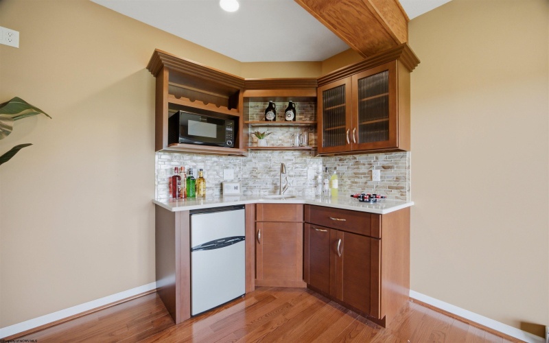 98 Berkshire Circle, Bridgeport, West Virginia 26330, 3 Bedroom Bedrooms, 12 Room Rooms,3 BathroomBathrooms,Single Family Attached,For Sale,Berkshire,0,10167304