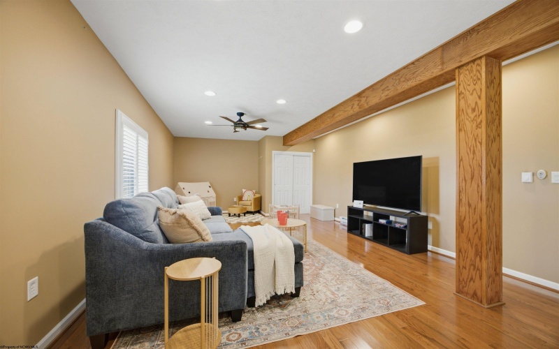 98 Berkshire Circle, Bridgeport, West Virginia 26330, 3 Bedroom Bedrooms, 12 Room Rooms,3 BathroomBathrooms,Single Family Attached,For Sale,Berkshire,0,10167304